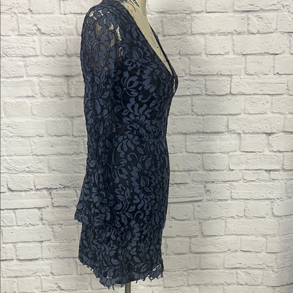 VENUS Blue and Black Floral Lace Dress - Picture 10 of 14
